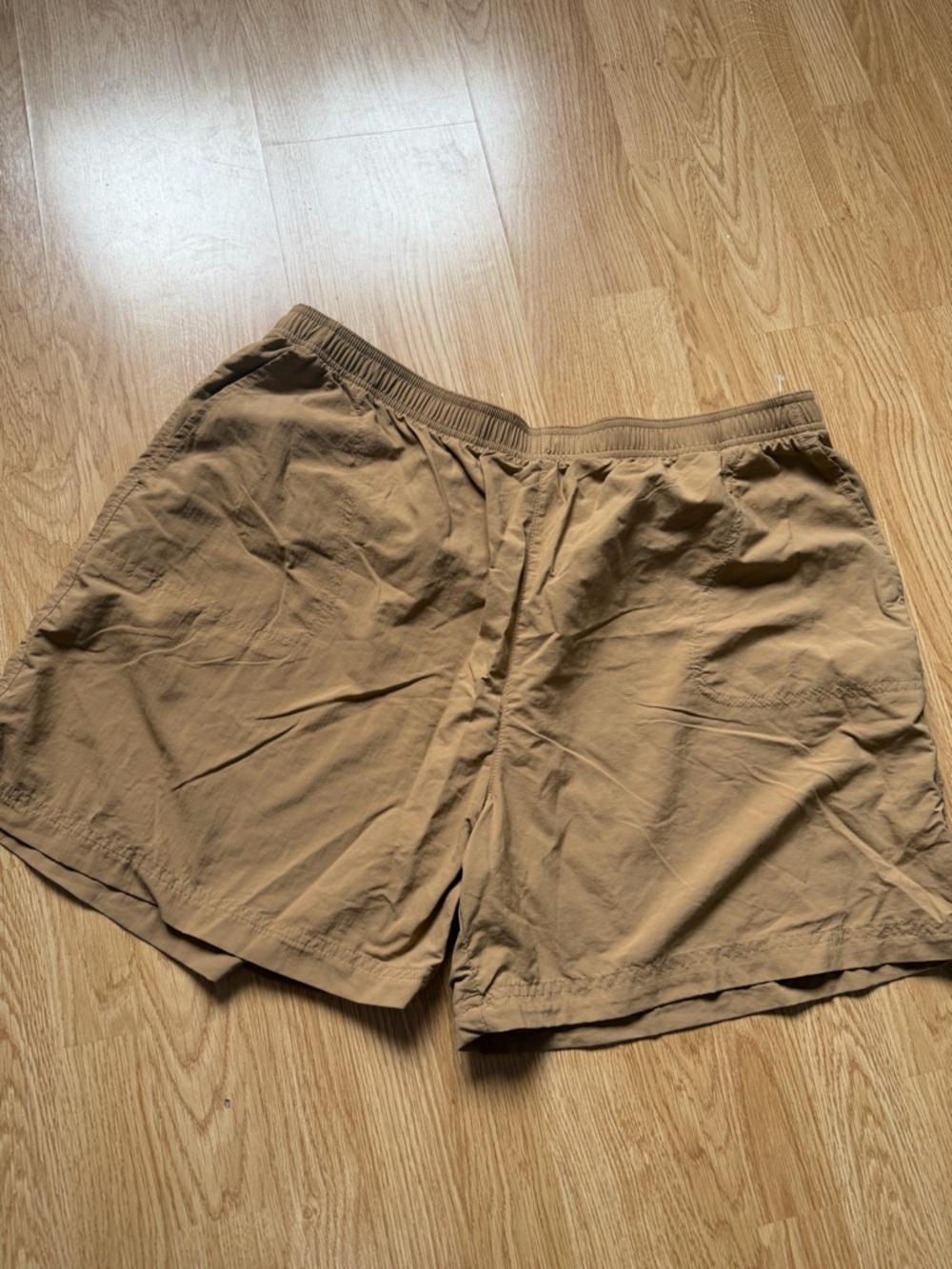 Columbia Athletic Shorts XXL caramel color